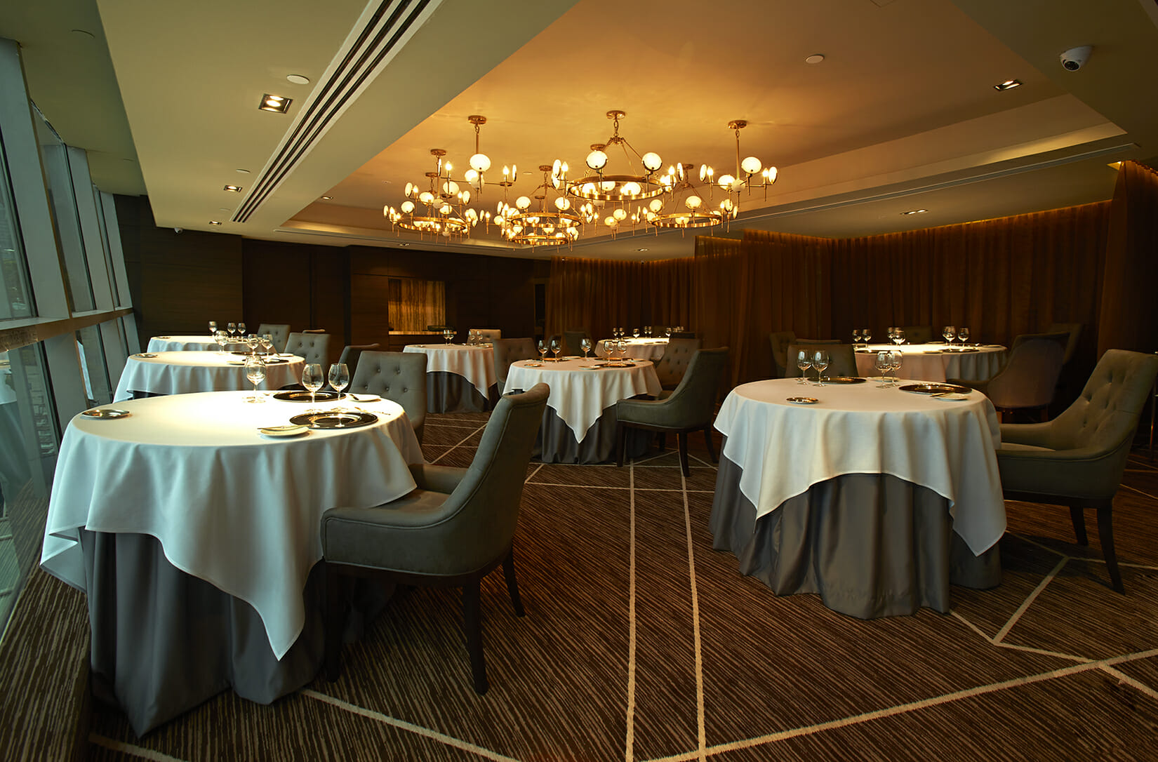 Swissotel the stamford. Чикаго ресторан америка. Ресторан другая страна. Ресторан другая страна. В ресторане swissotel.