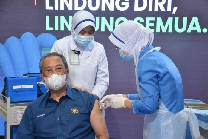 PM Receives Vaccine