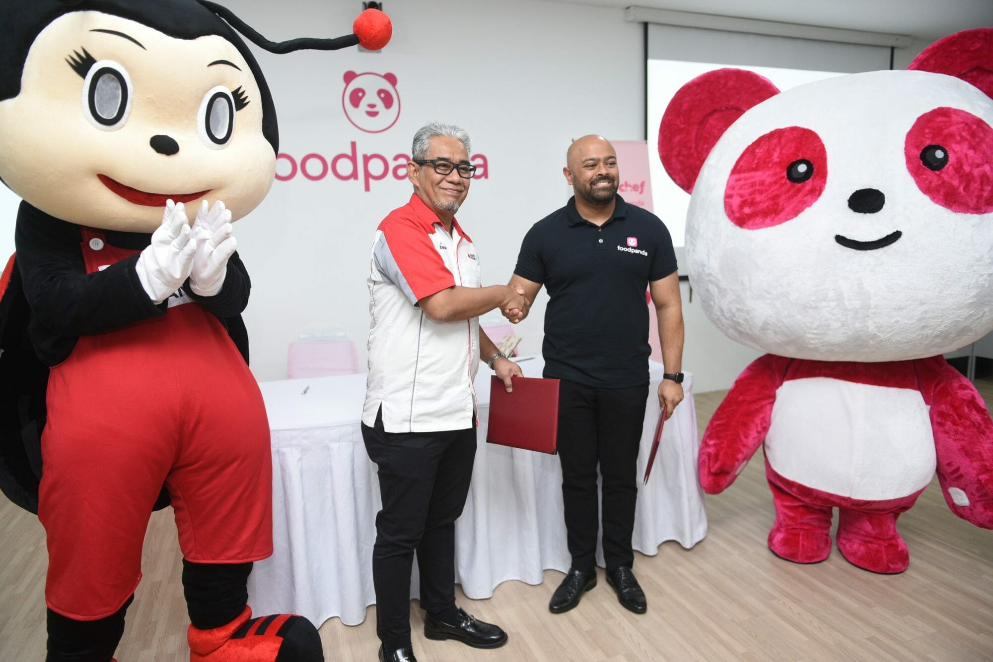 foodpanda Partners with Agrobank for Providing Financial Aid for