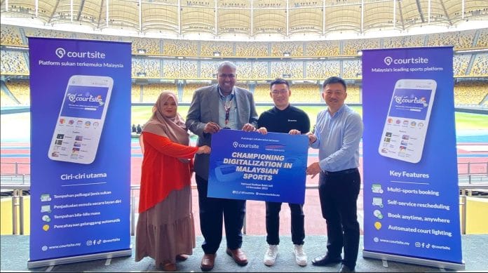 From left, Haslinawati Abu Hassan, Assistant Manager (Marketing and Event Management PSM); En Khairul Azhar Bin Sardar Mohamad, Chief Officer (Marketing and Event Management PSM); Samuel Siew, Chief Executive Offic