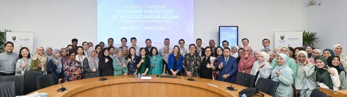 Participants and guests at the end of the programme