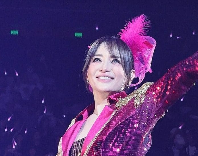 K-POP・アジア hamasaki 25th ayumi Anniversary LIVE Amazon.co.jp: ayumi hamasaki 25th Anniversary LIVE(Blu-ray