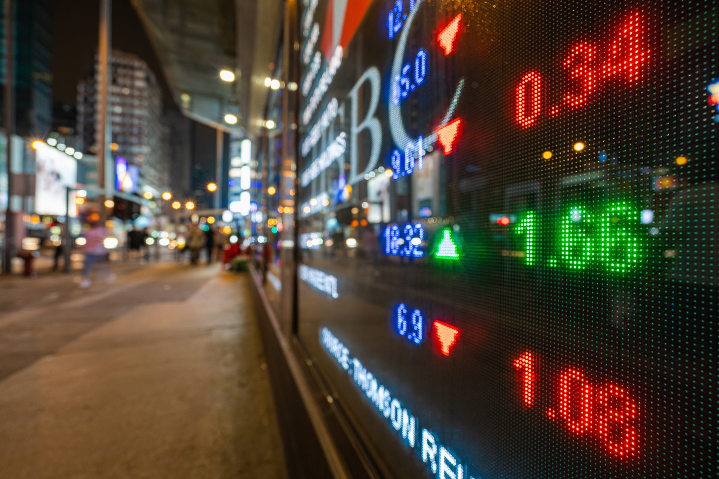 Asia Shares Edge Higher As Oil Slides And Rate Cut Bets Firm
