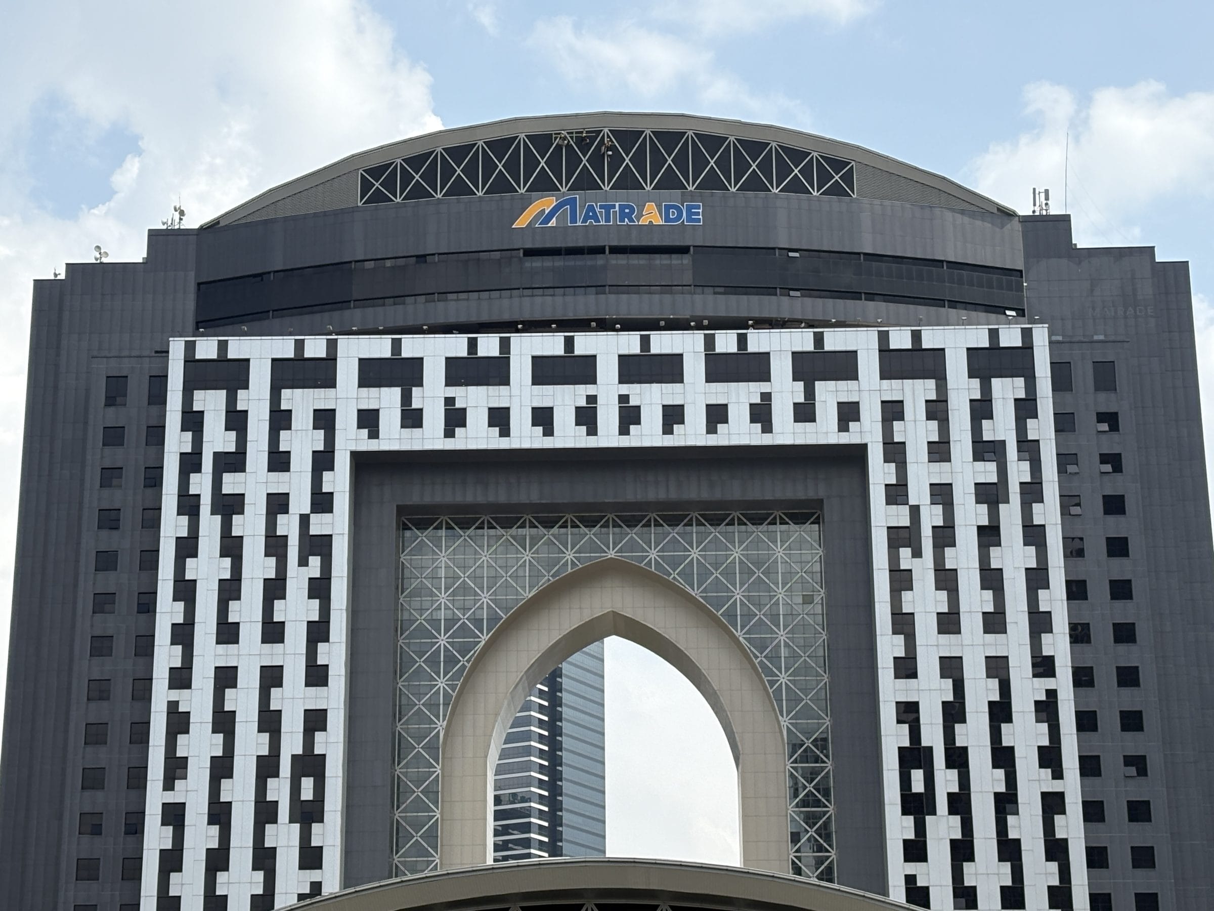 2025年马来西亚服务贸易额达5430亿令吉，创2011年以来首次顺差