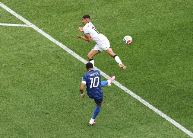 Mbappé Brace Sends France Into Knockouts With Routine 3-0 Win Over Iraq